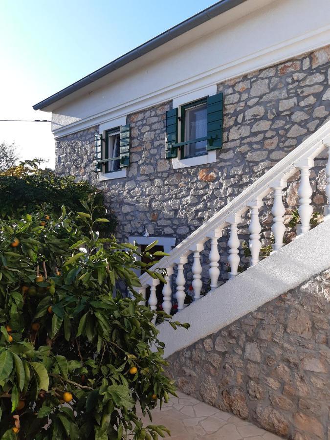 Apartments With A Parking Space Lukoran Exterior photo